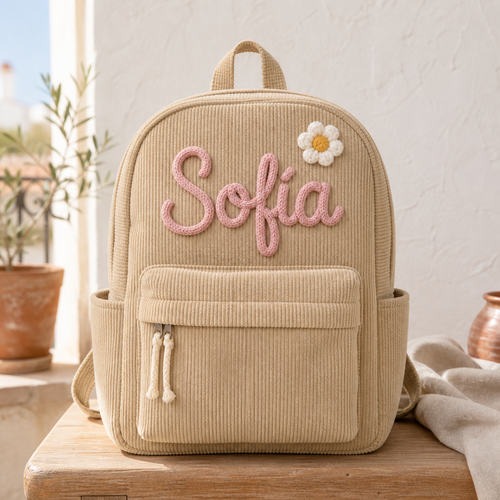 Mochila infantil de pana beige personalizada con el nombre Sofía tejido a mano
