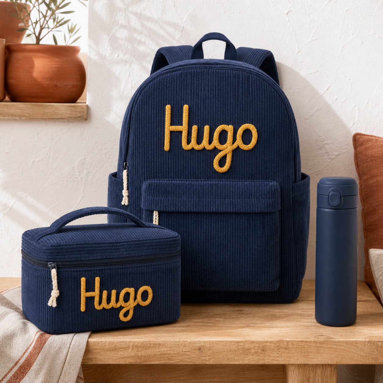 Conjunto azul marino: mochila, bolsa de almuerzo y botella personalizadas con el nombre Hugo