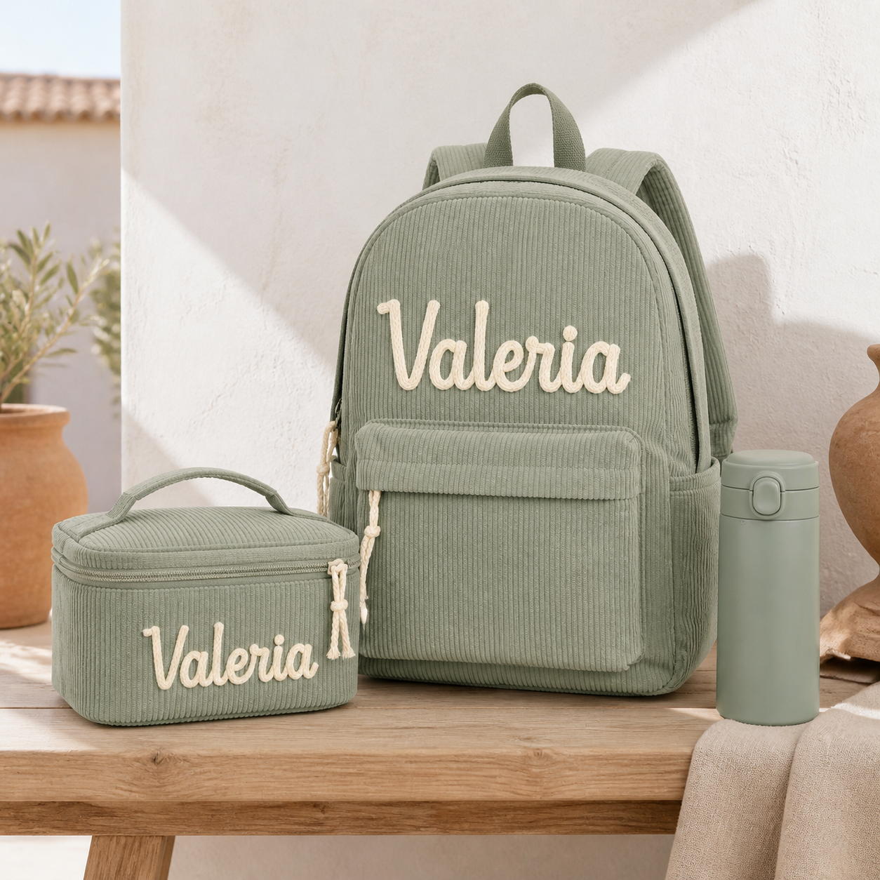 Conjunto verde: mochila, bolsa de almuerzo y botella personalizadas con el nombre Valeria